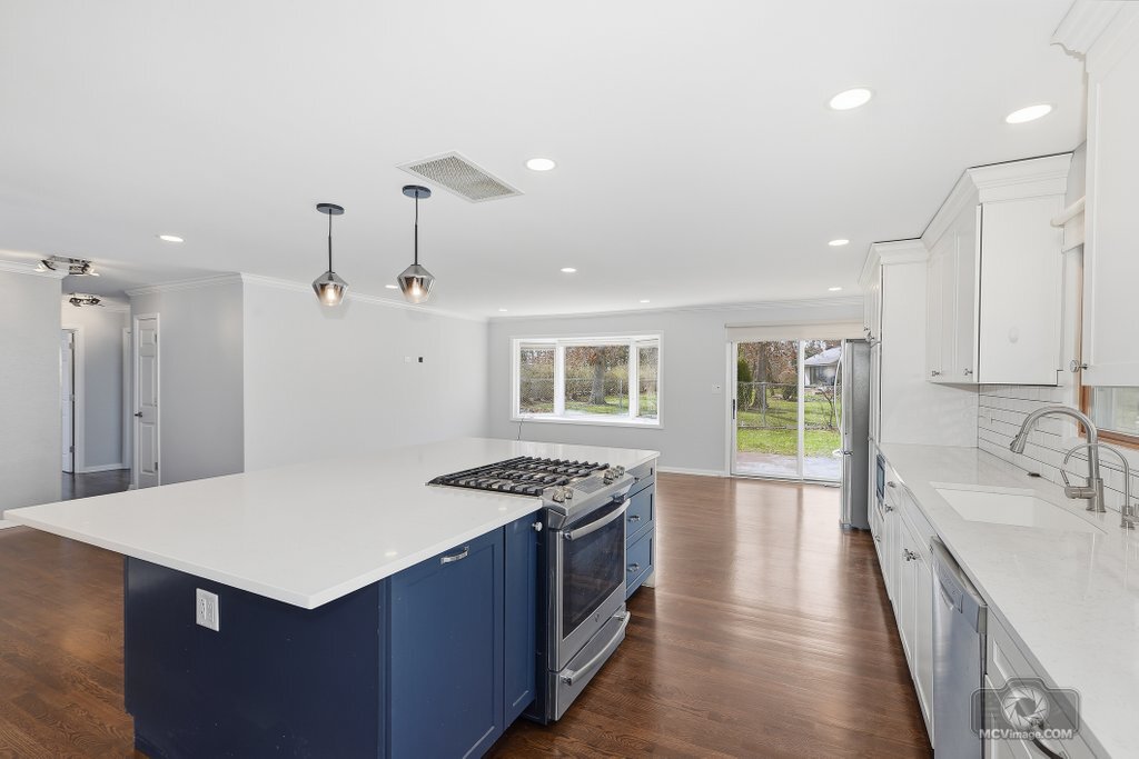 254 S CEDAR Avenue, Wood Dale, IL 60191