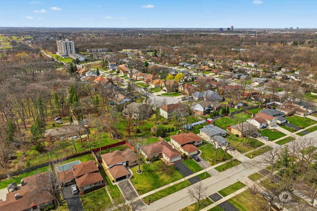 254 S CEDAR Avenue, Wood Dale, IL 60191