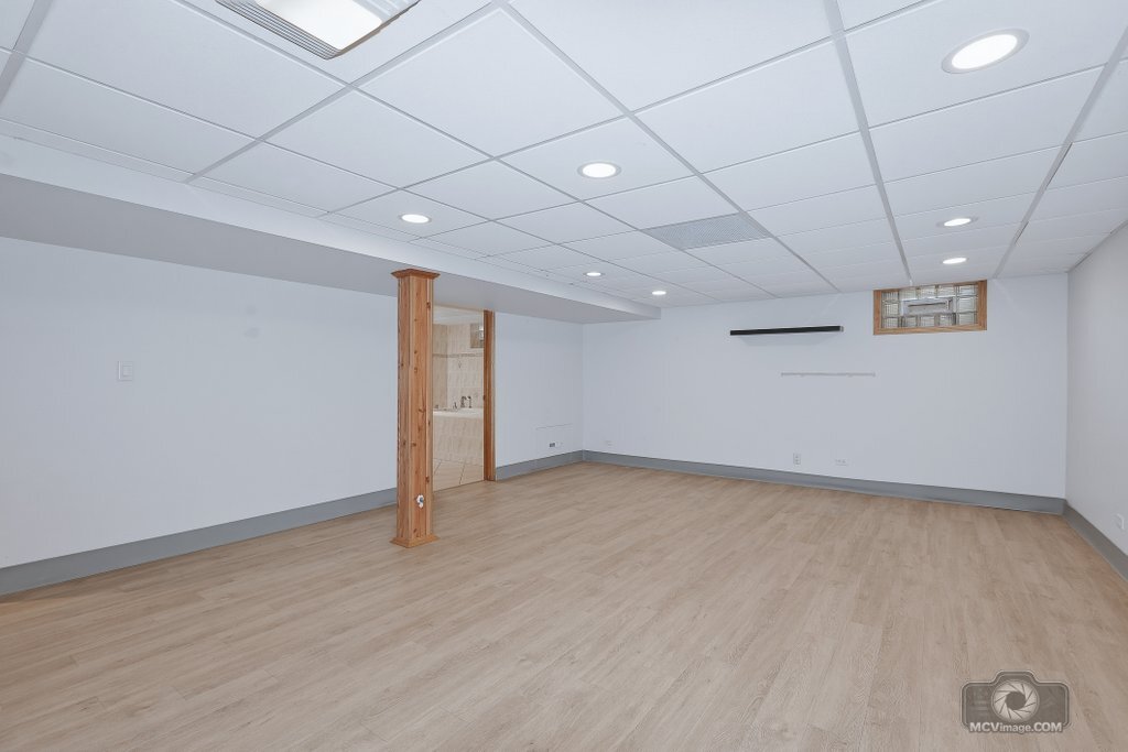 254 S CEDAR Avenue, Wood Dale, IL 60191