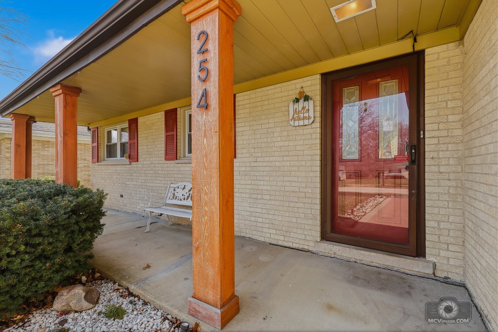 254 S CEDAR Avenue, Wood Dale, IL 60191