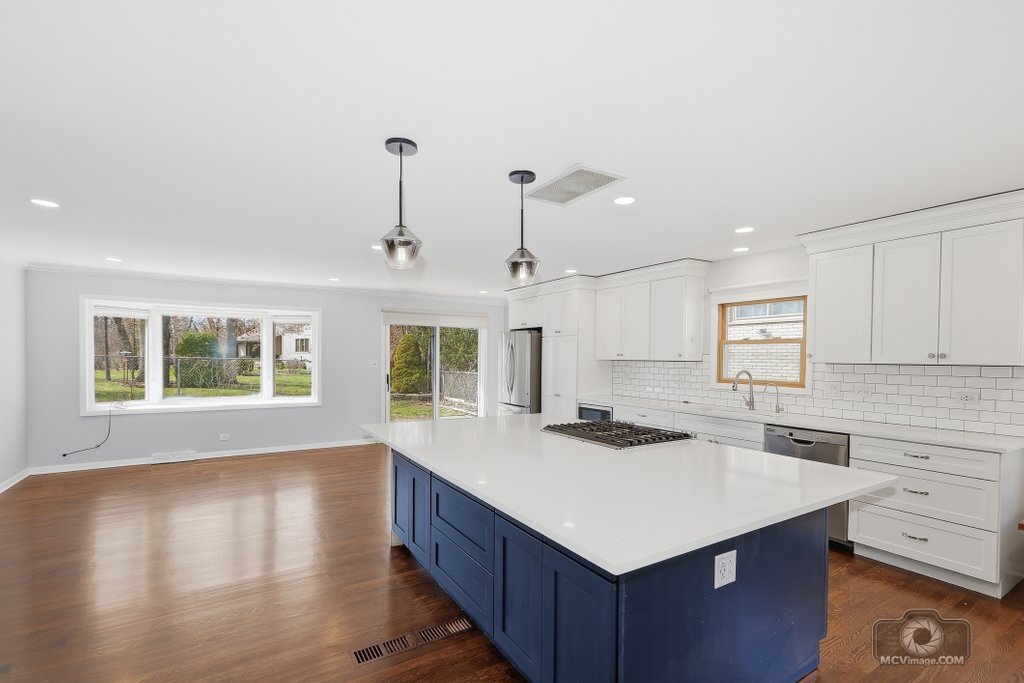 254 S CEDAR Avenue, Wood Dale, IL 60191