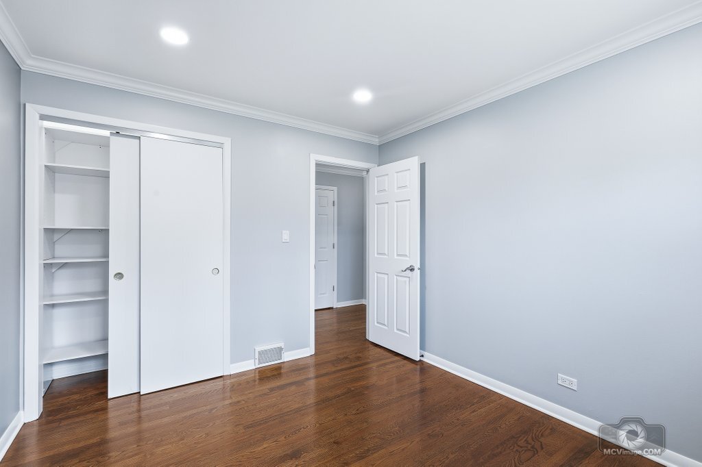 254 S CEDAR Avenue, Wood Dale, IL 60191