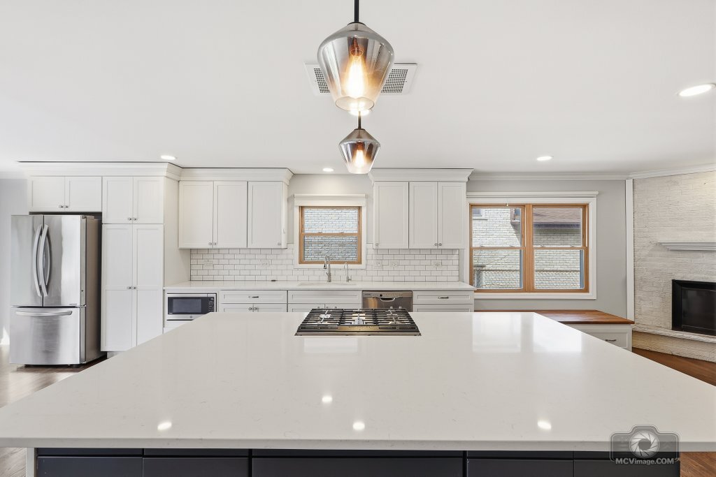 254 S CEDAR Avenue, Wood Dale, IL 60191