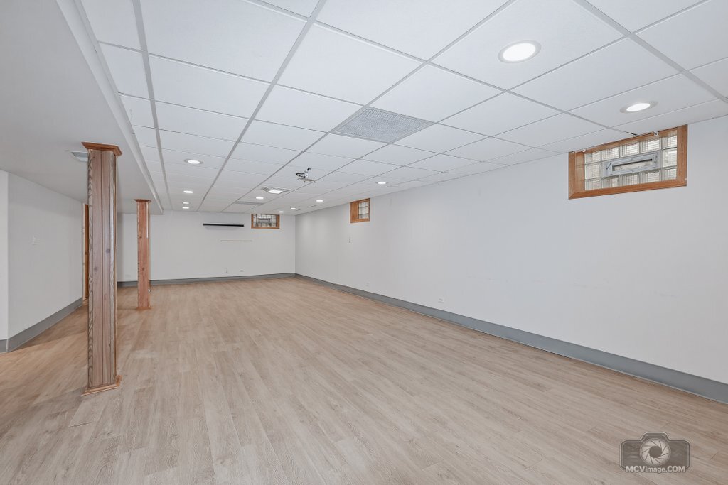 254 S CEDAR Avenue, Wood Dale, IL 60191