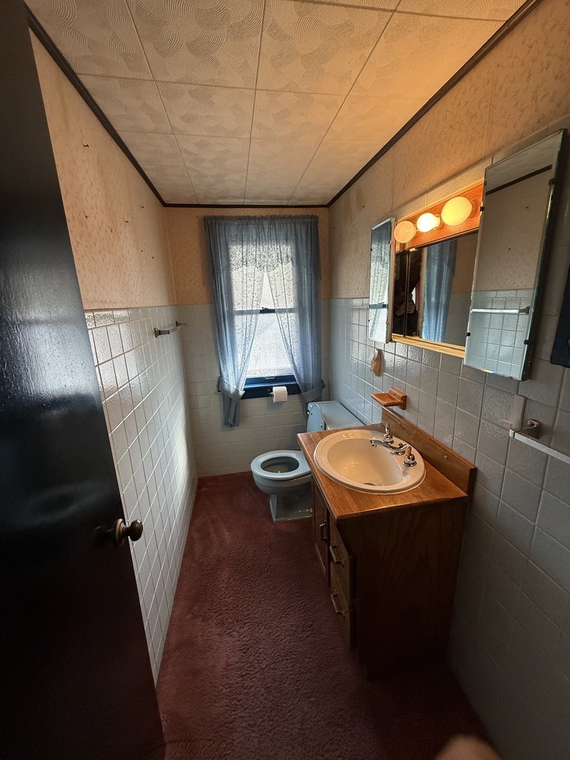 7445 W Winona Street, Harwood Heights, IL 60706