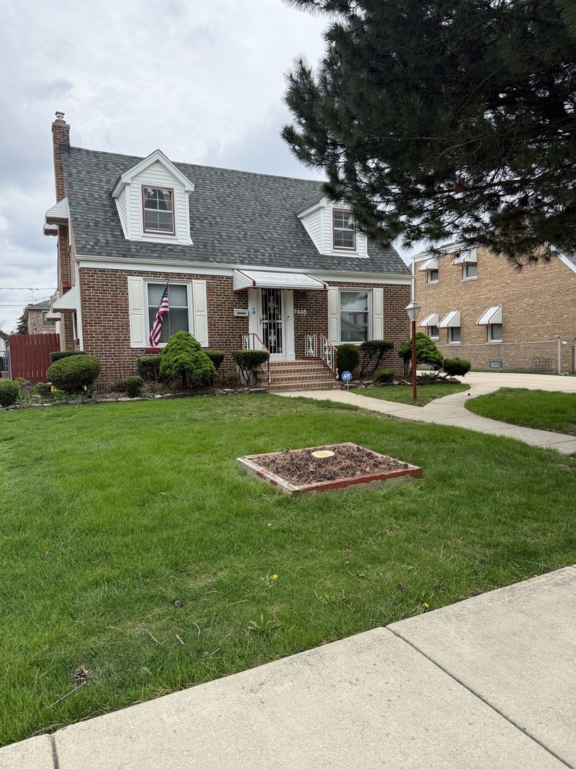 7445 W Winona Street, Harwood Heights, IL 60706