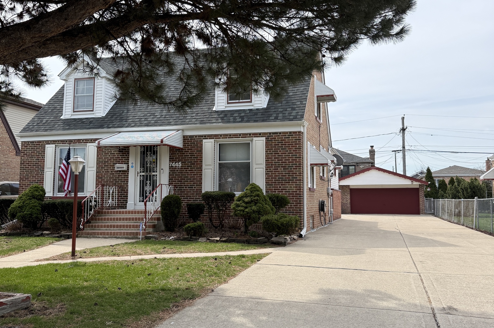 7445 W Winona Street, Harwood Heights, IL 60706