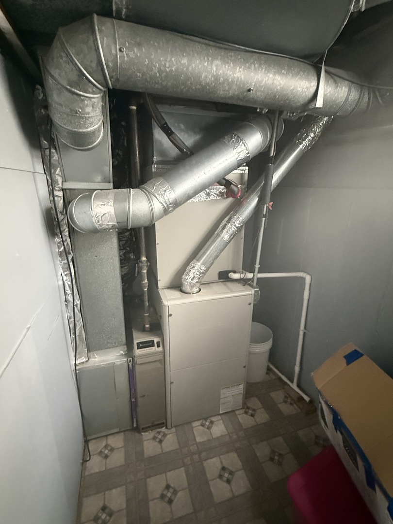 7445 W Winona Street, Harwood Heights, IL 60706