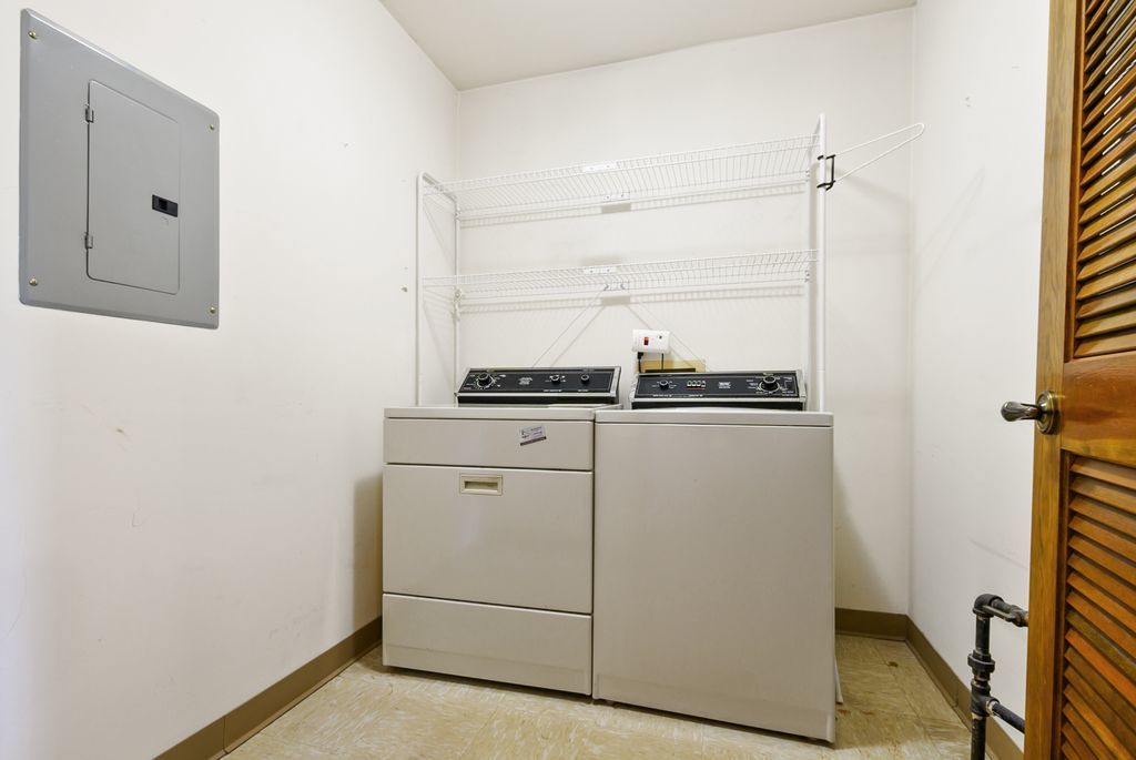 15704 Deerfield Court #2N, Orland Park, IL 60462