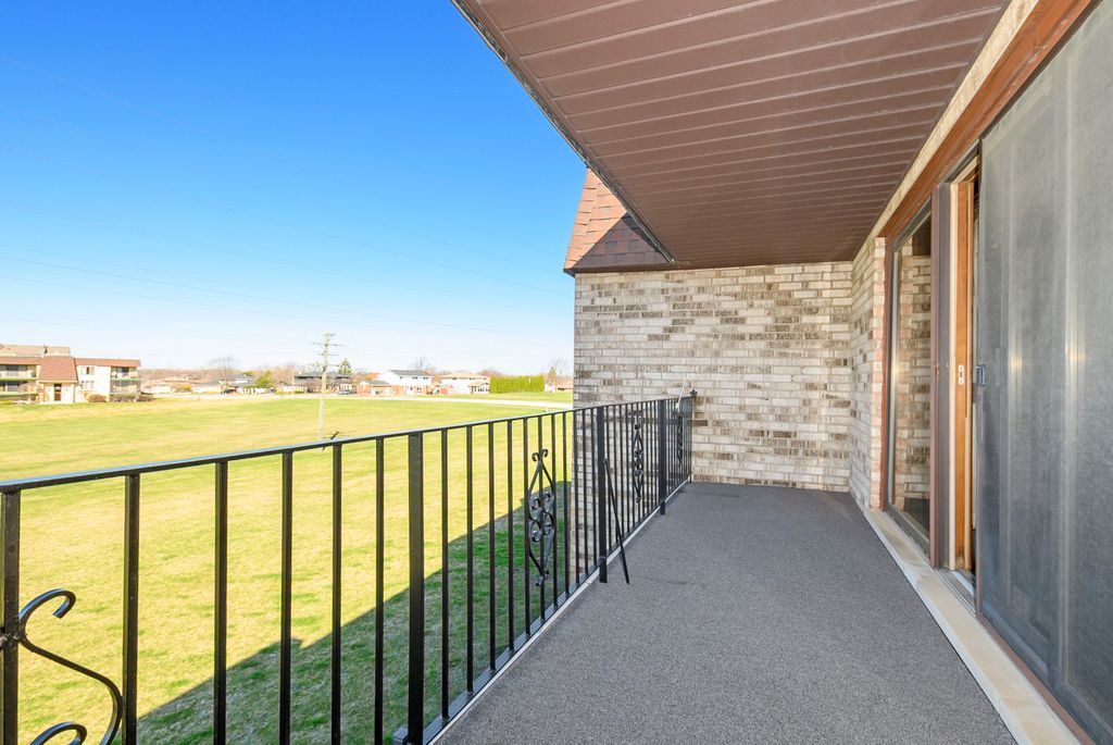 15704 Deerfield Court #2N, Orland Park, IL 60462