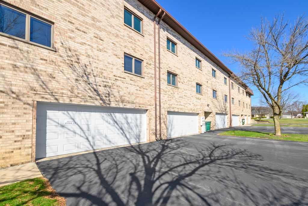 15704 Deerfield Court #2N, Orland Park, IL 60462