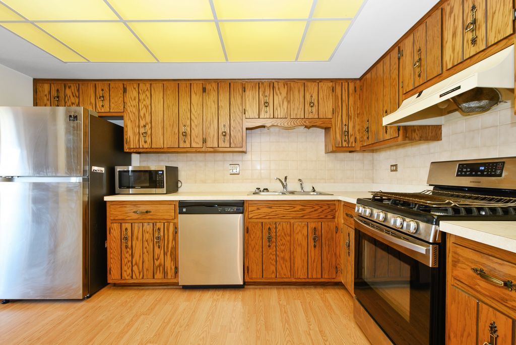 15704 Deerfield Court #2N, Orland Park, IL 60462