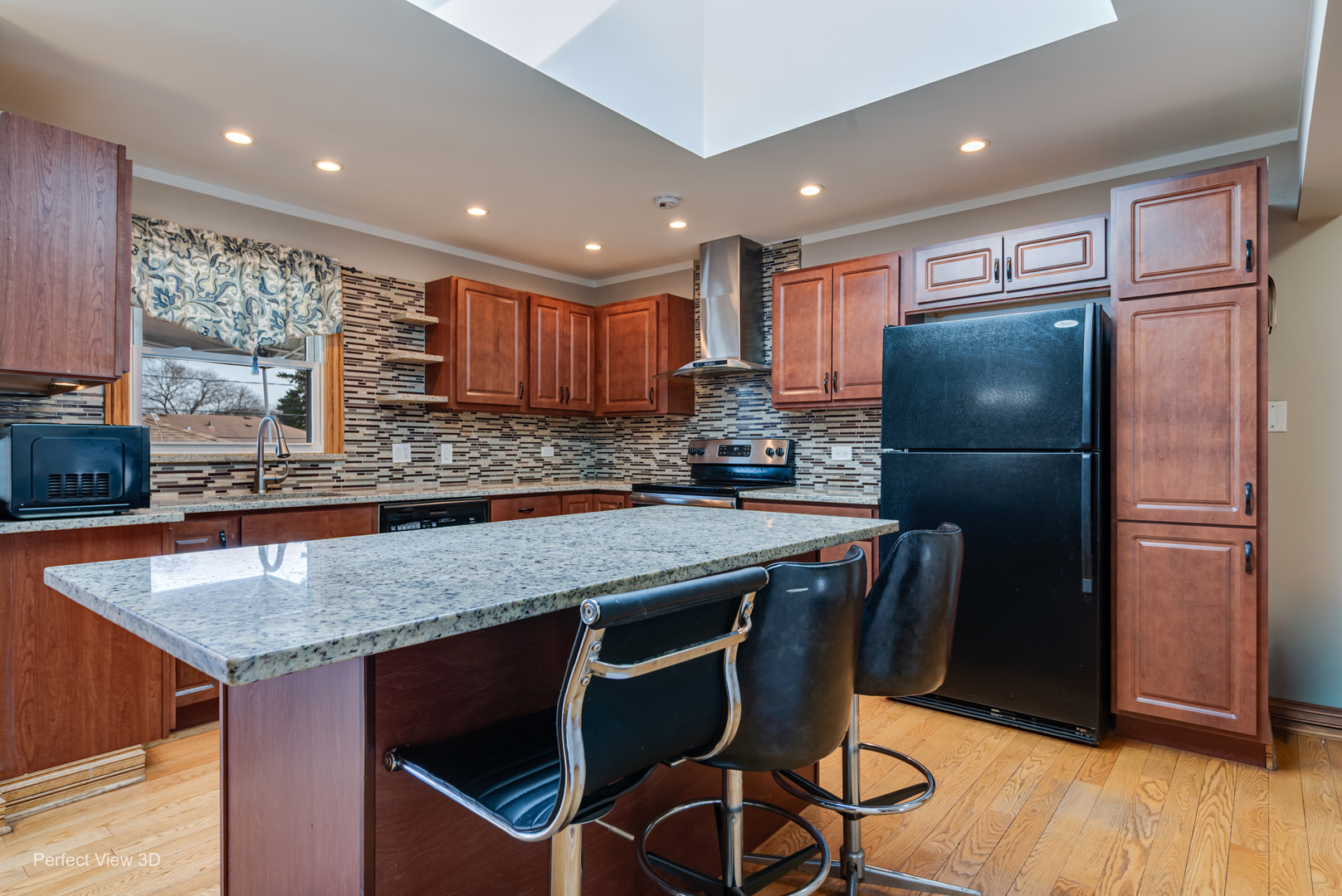 10817 S Oak Park Avenue, Worth, IL 60482