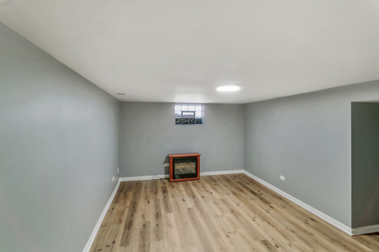 14500 Sawyer Avenue, Midlothian, IL 60445