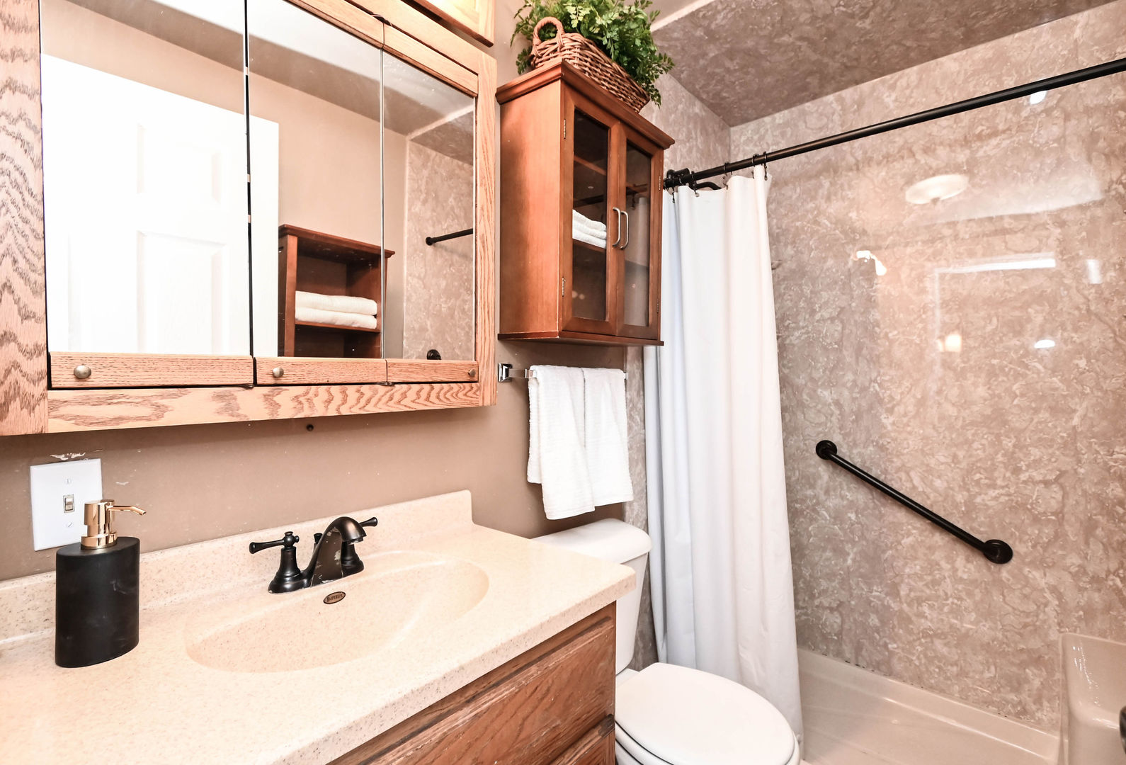 2737 Gabriel Avenue, Zion, IL 60099