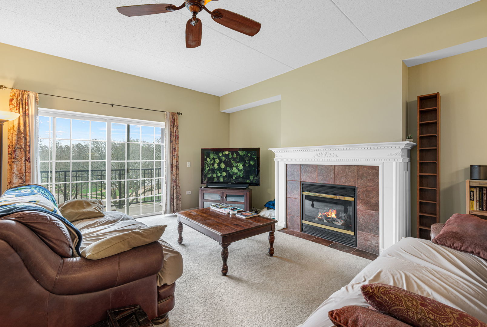 400 McDaniels Circle #405, Clarendon Hills, IL 60514