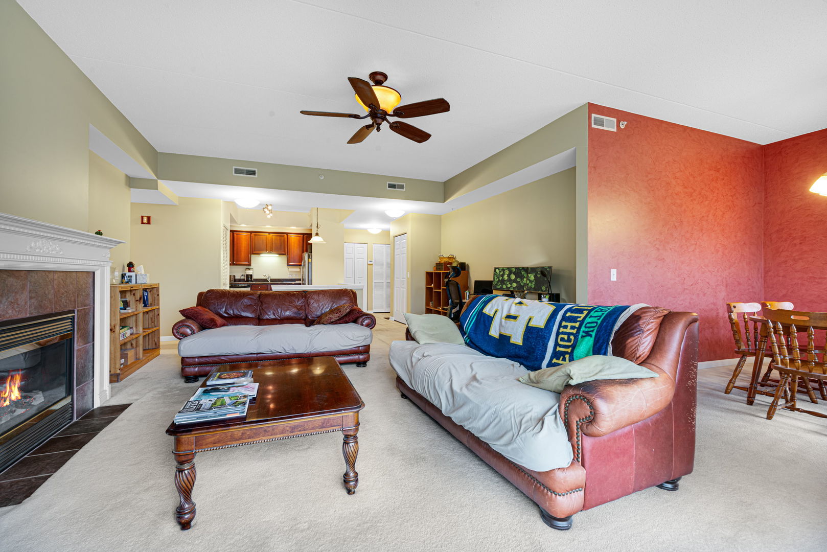 400 McDaniels Circle #405, Clarendon Hills, IL 60514