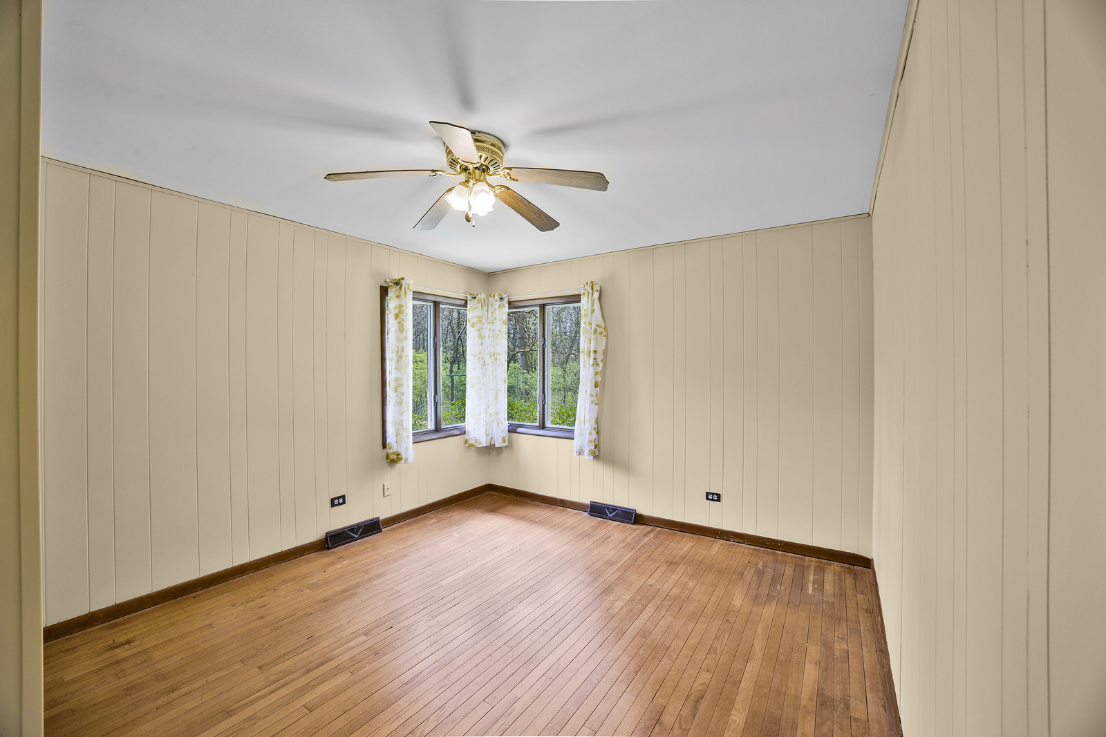 5514 N 13000 E Road, Momence, IL 60954