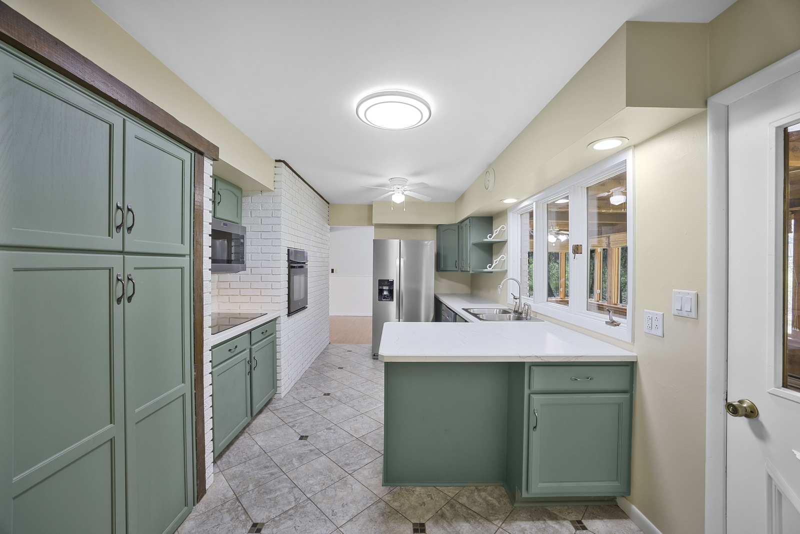 5514 N 13000 E Road, Momence, IL 60954