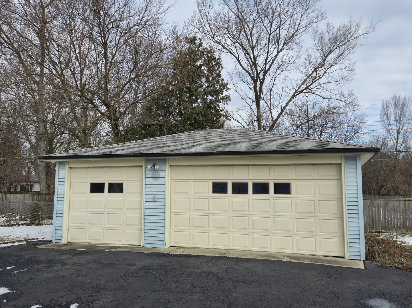 14927 Kenton Avenue, Midlothian, IL 60445