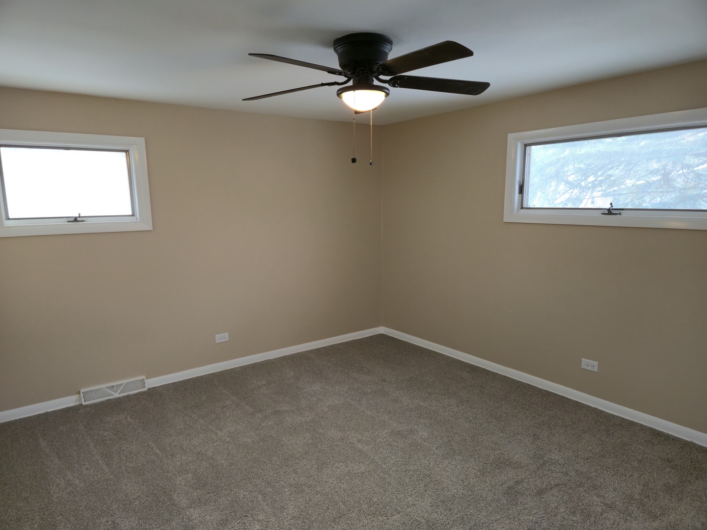 14927 Kenton Avenue, Midlothian, IL 60445