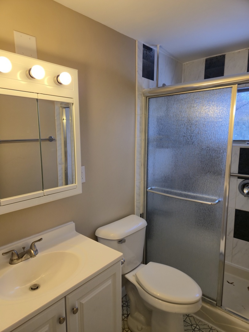 14927 Kenton Avenue, Midlothian, IL 60445