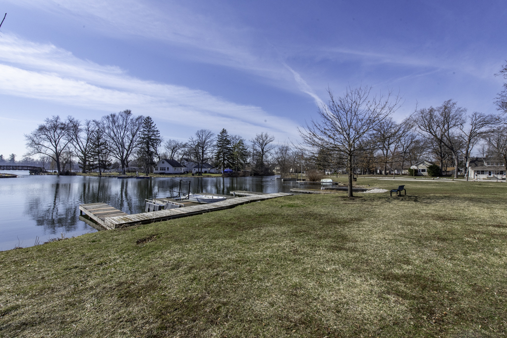 33771 N 2nd Street, Grayslake, IL 60030