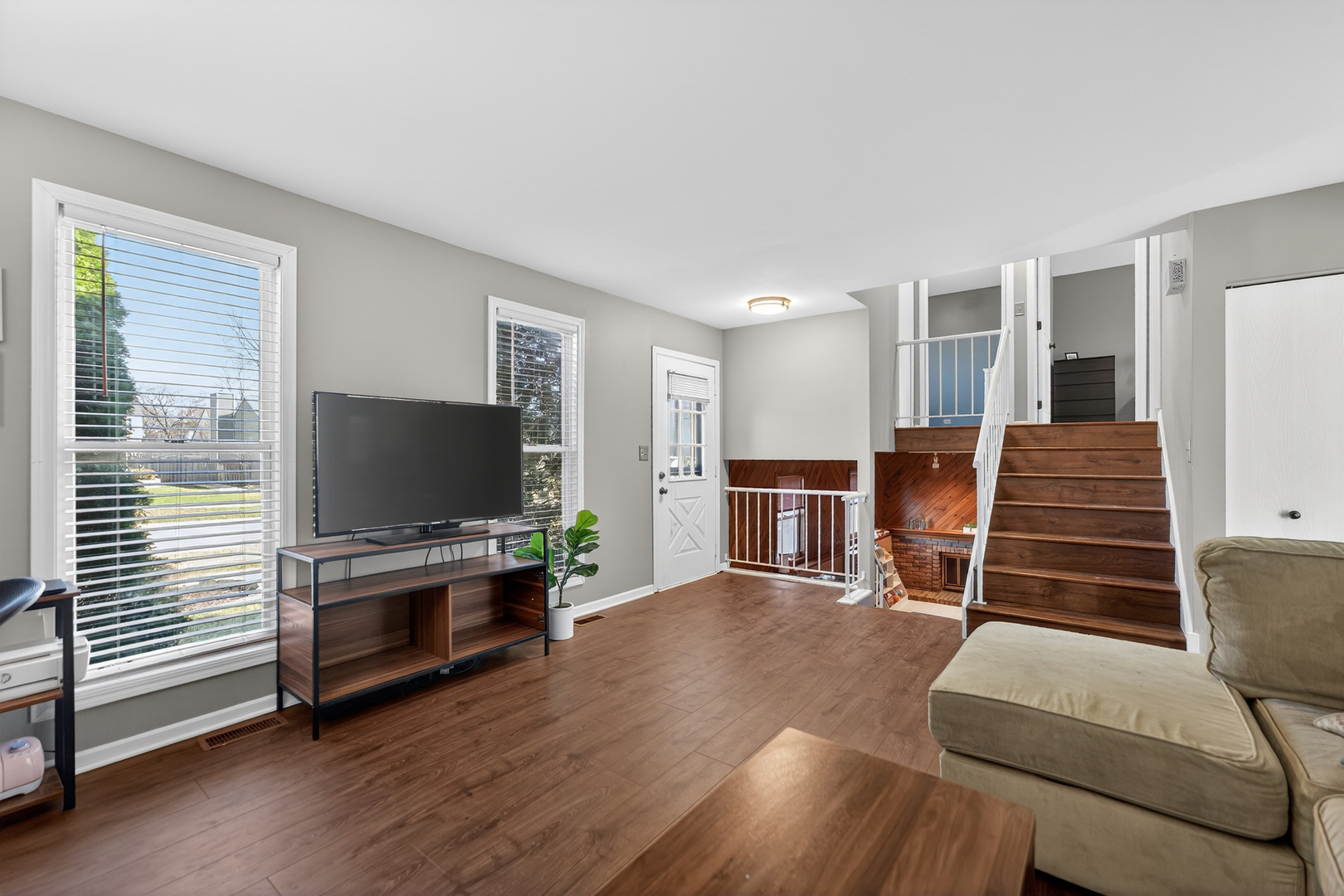 736 Cypress Lane, Carol Stream, IL 60188