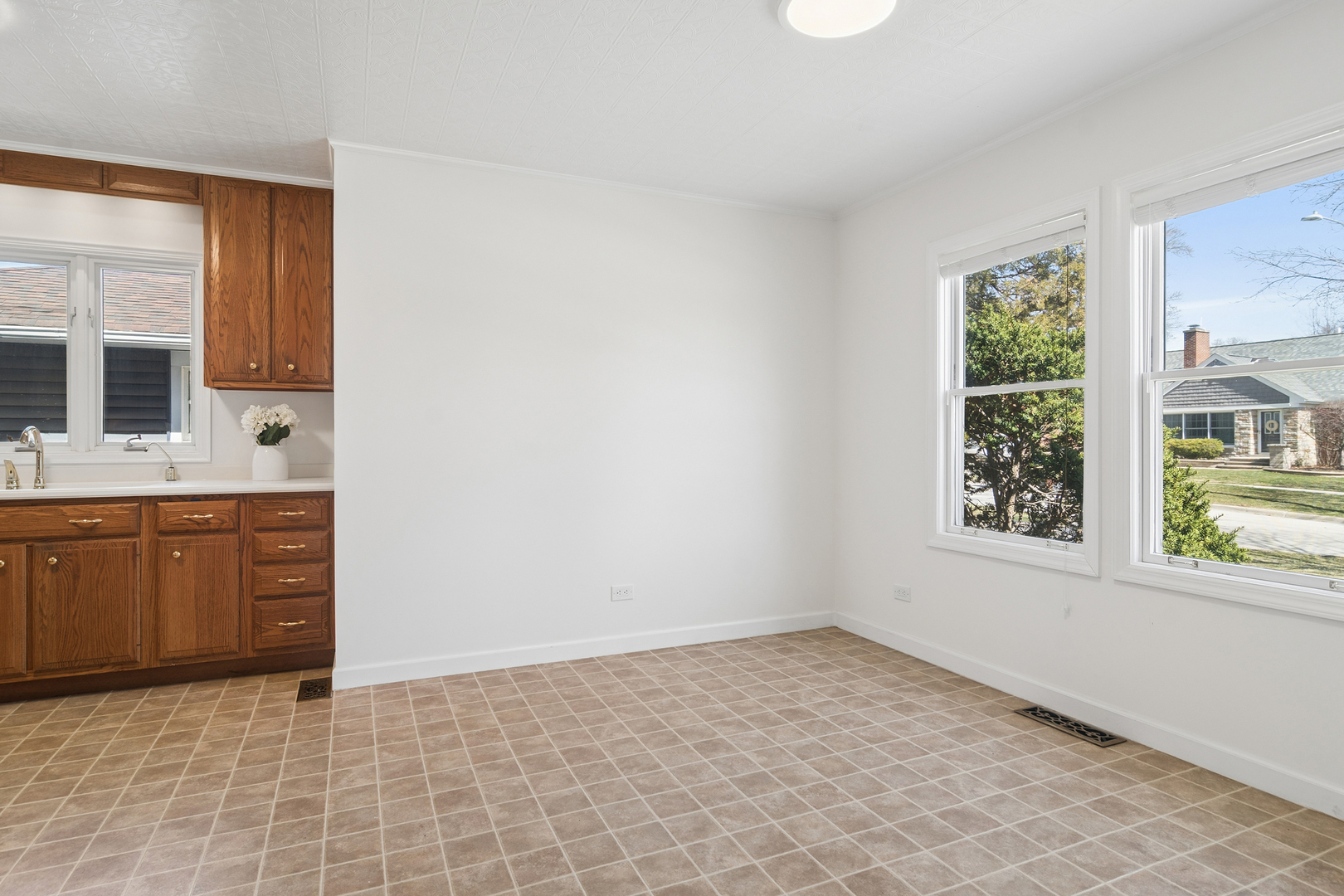 142 S Fremont Street, Palatine, IL 60067