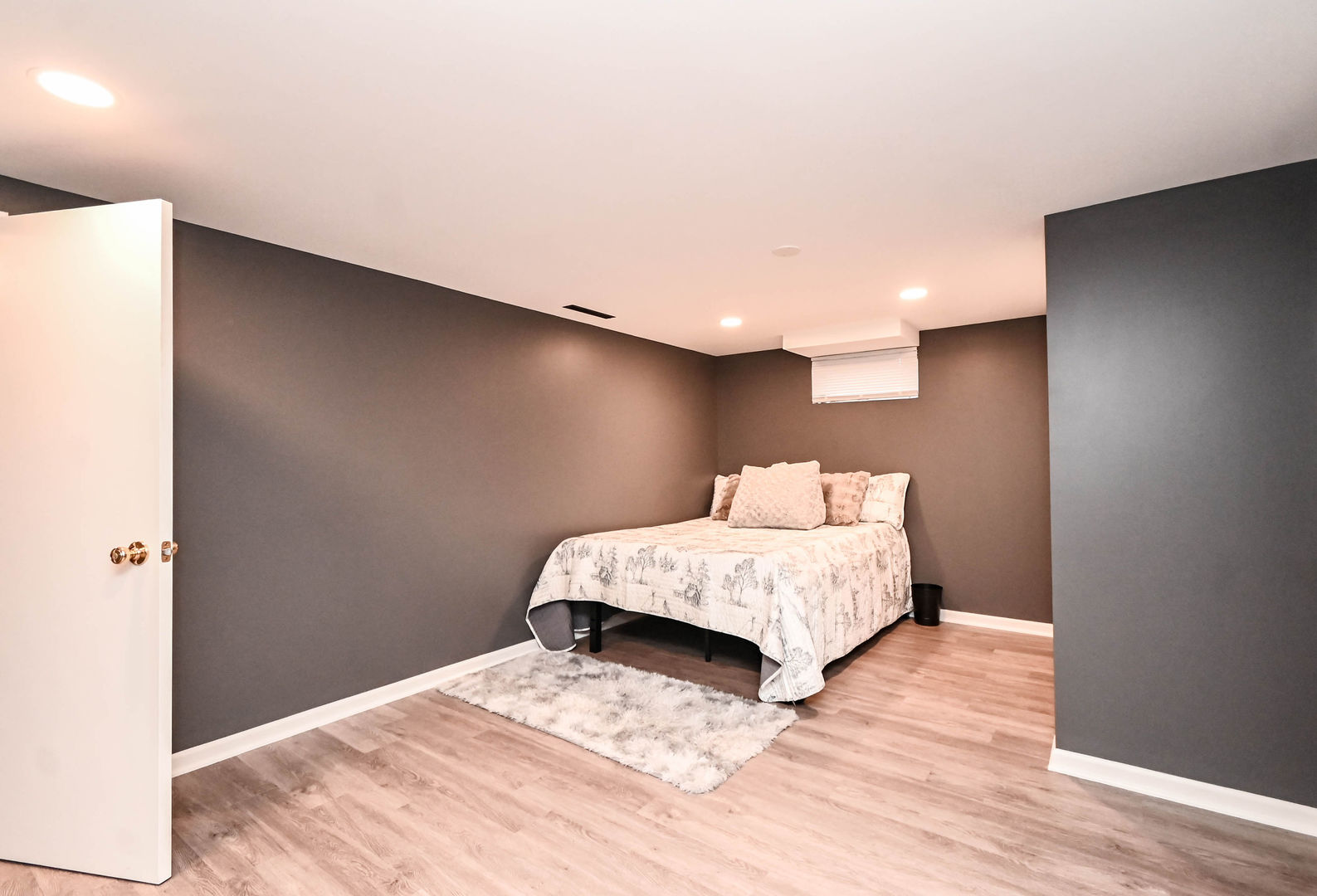 3877 Grandview Avenue, Gurnee, IL 60031