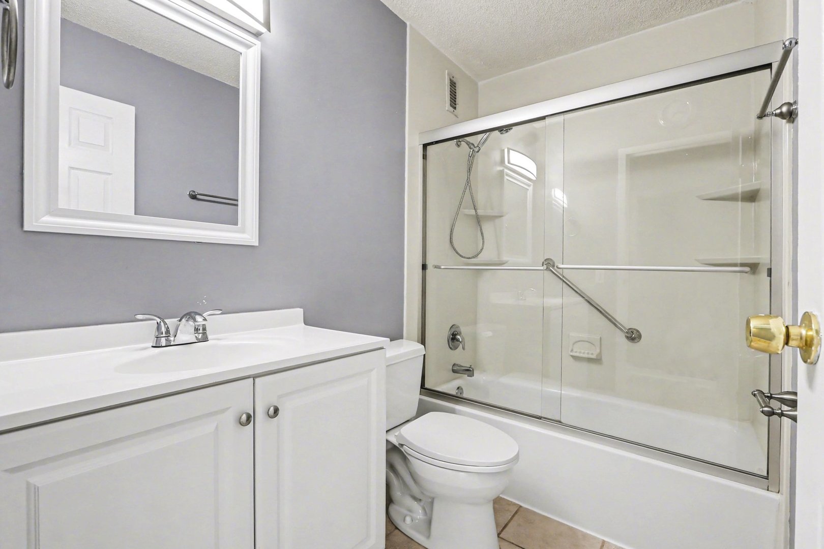 2201 S Highland Avenue #4L, Lombard, IL 60148