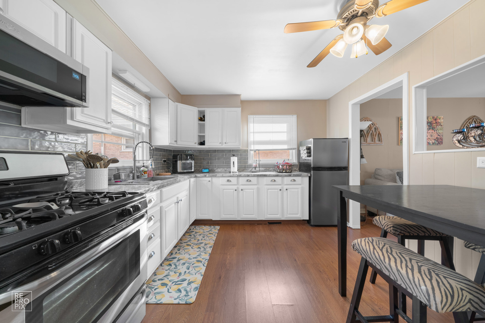 5145 State Road, Burbank, IL 60459