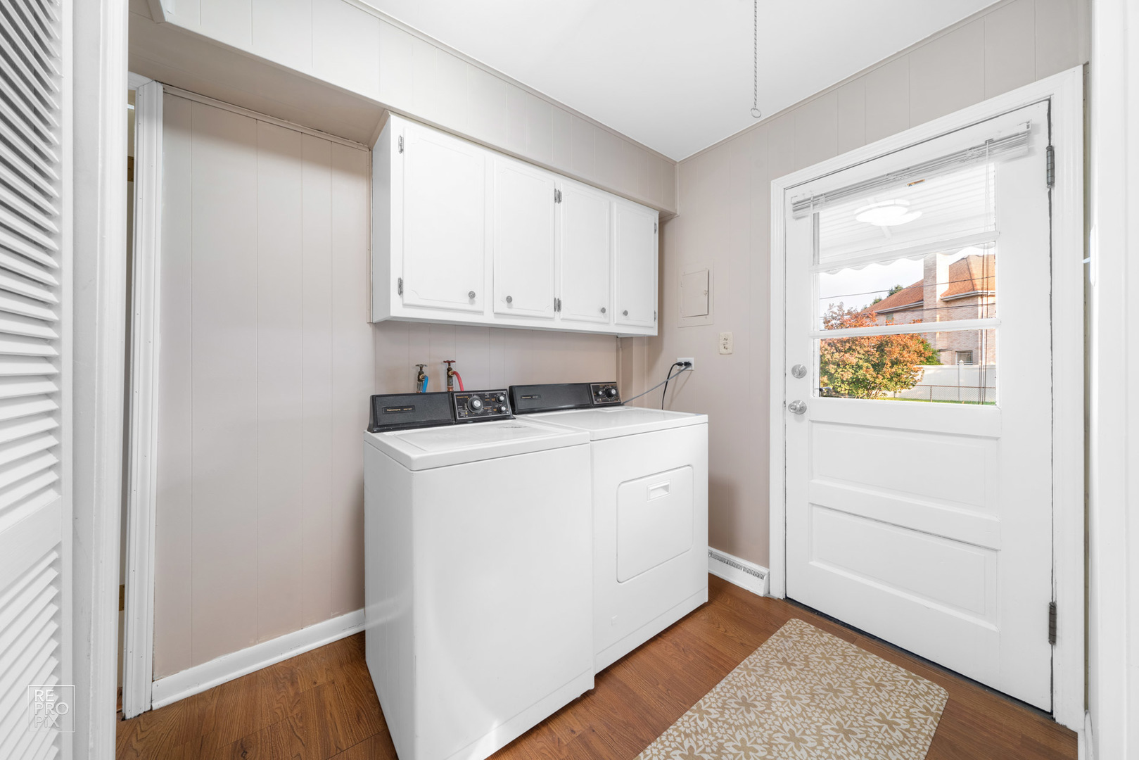 5145 State Road, Burbank, IL 60459