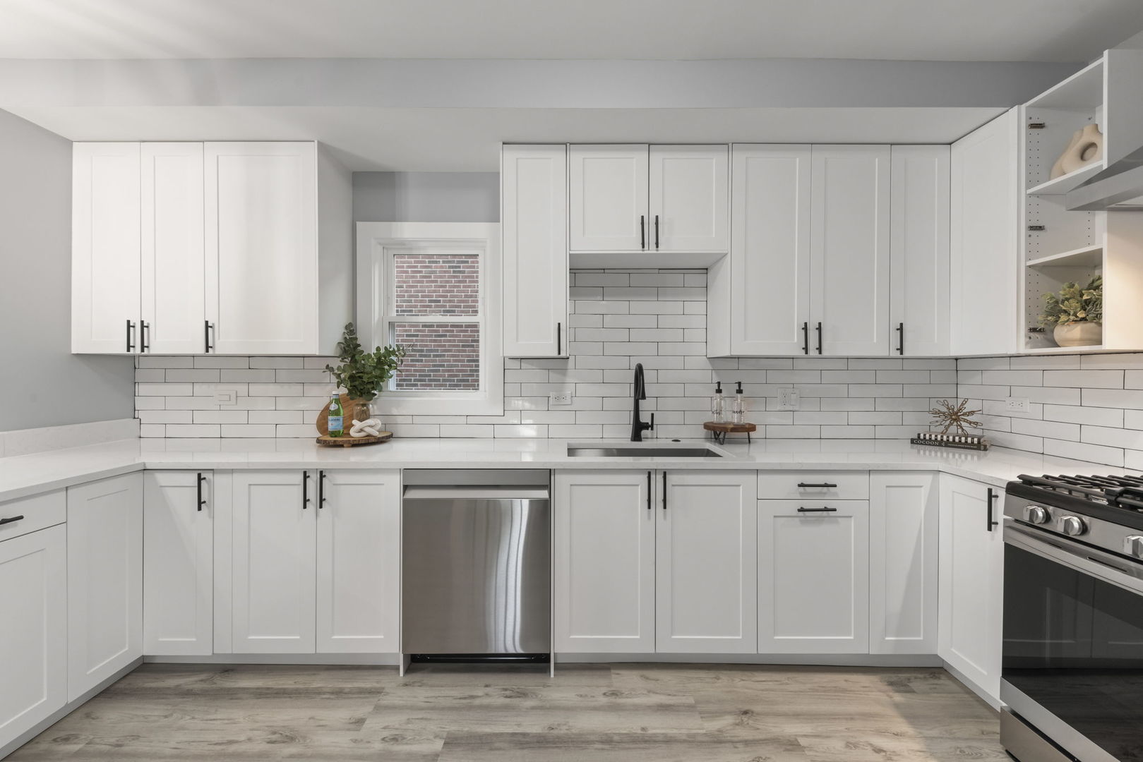 7600 W 60th Street, Summit, IL 60501