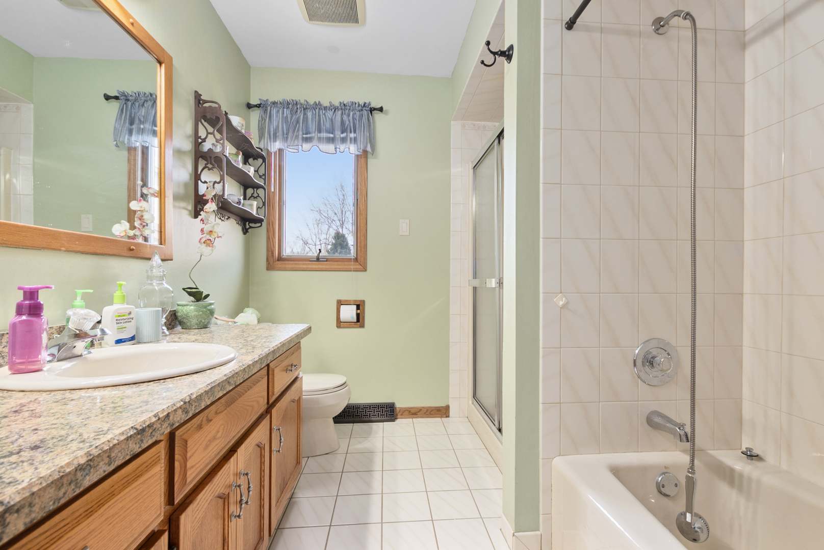 5345 Forest Trail, Oak Forest, IL 60452