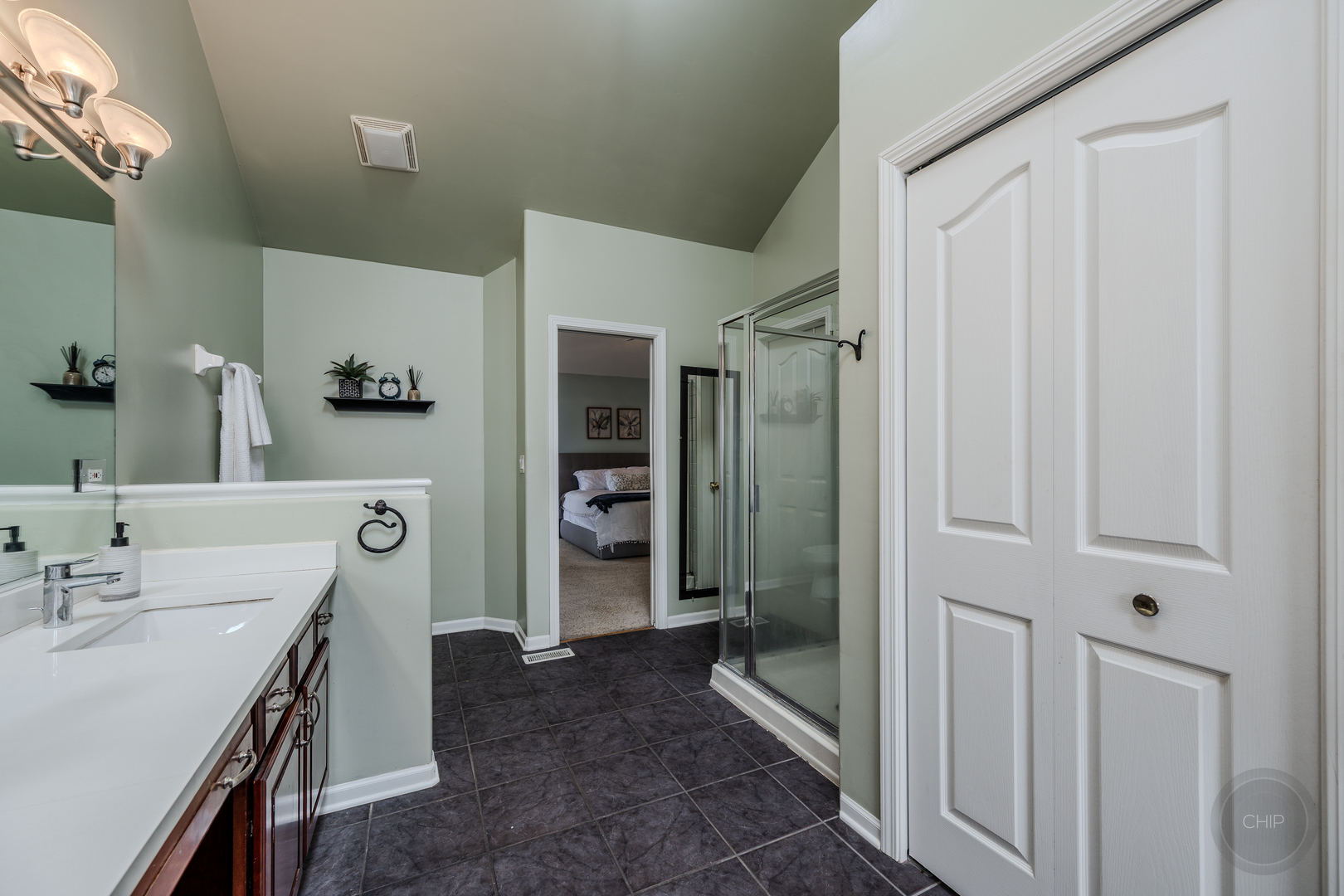 2805 Clara Avenue, Aurora, IL 60502