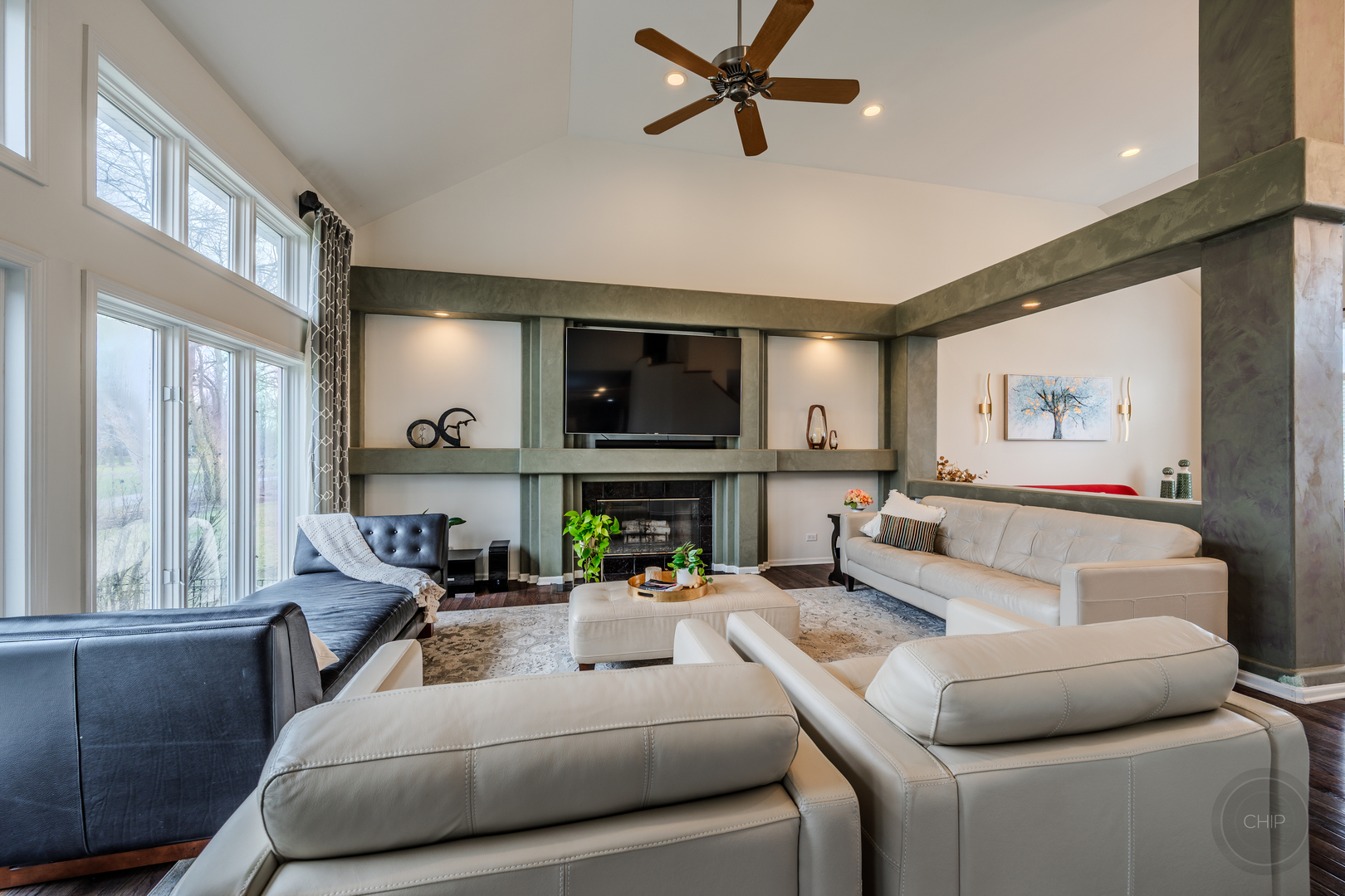 2805 Clara Avenue, Aurora, IL 60502