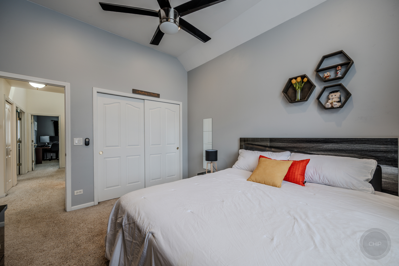 2805 Clara Avenue, Aurora, IL 60502