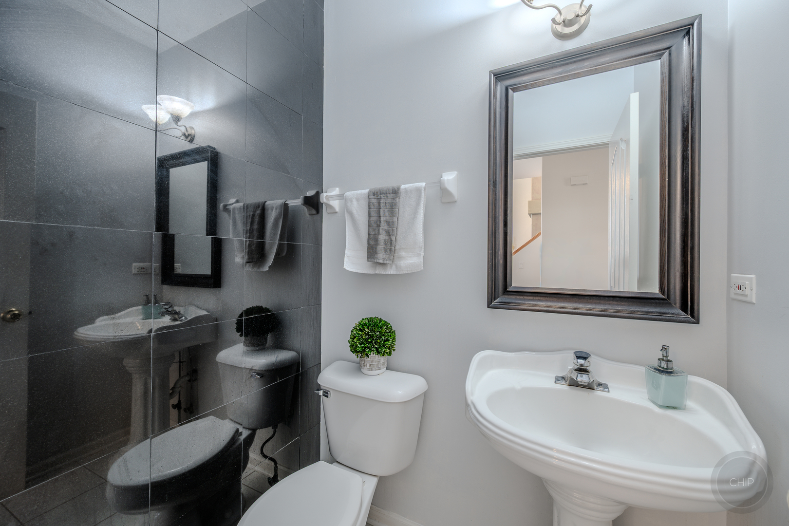 2805 Clara Avenue, Aurora, IL 60502