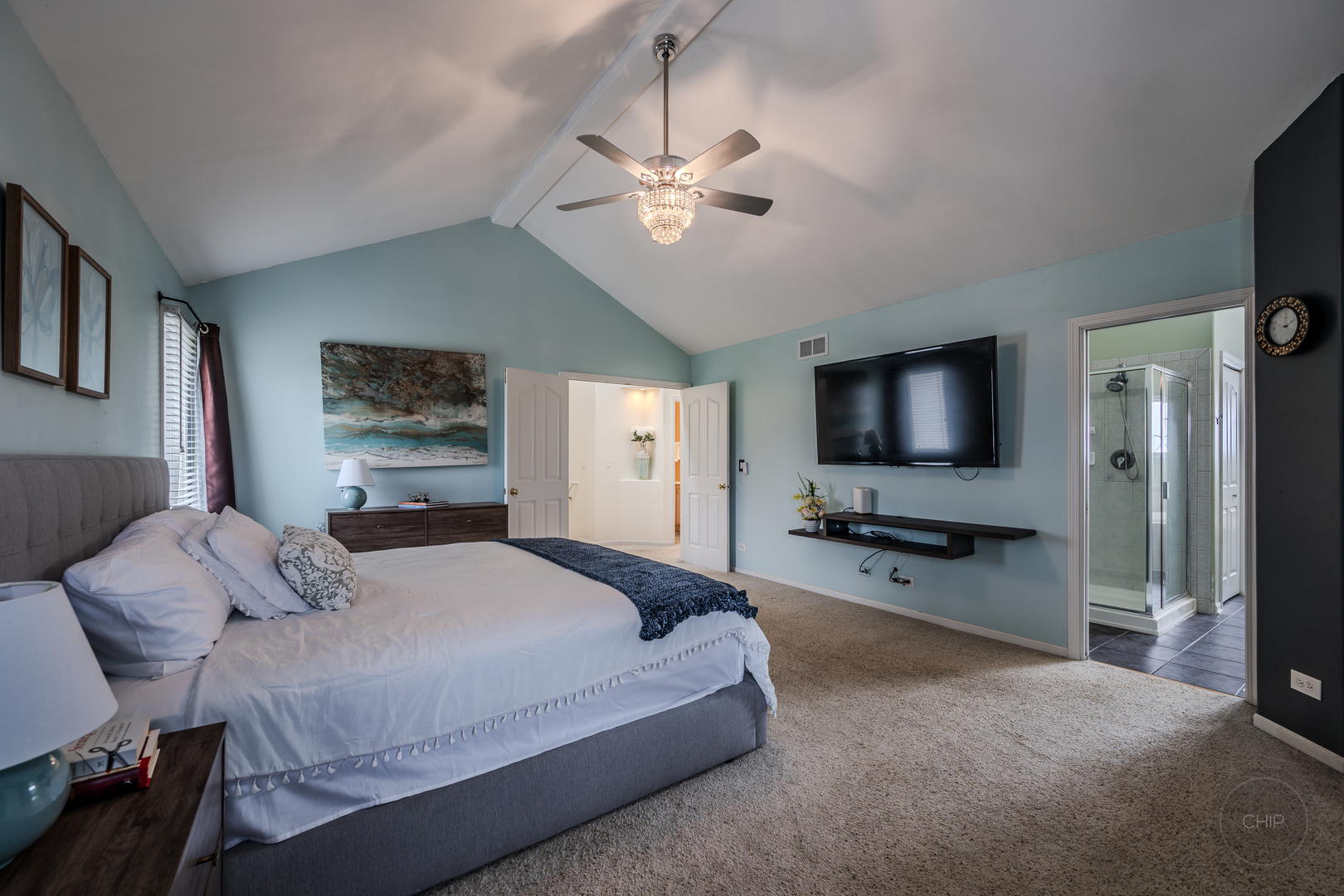 2805 Clara Avenue, Aurora, IL 60502