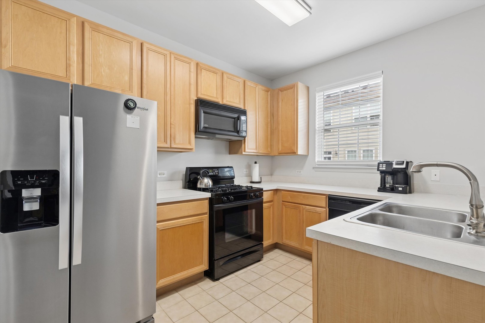 77 Lee Court, Winfield, IL 60190