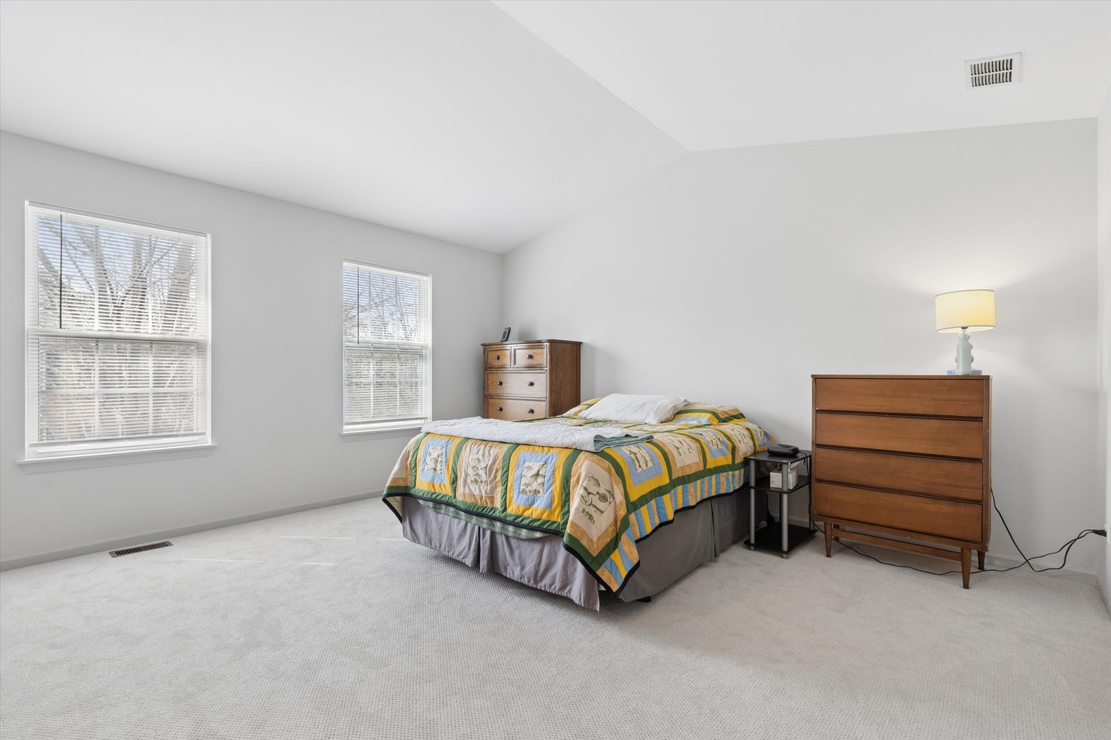 77 Lee Court, Winfield, IL 60190