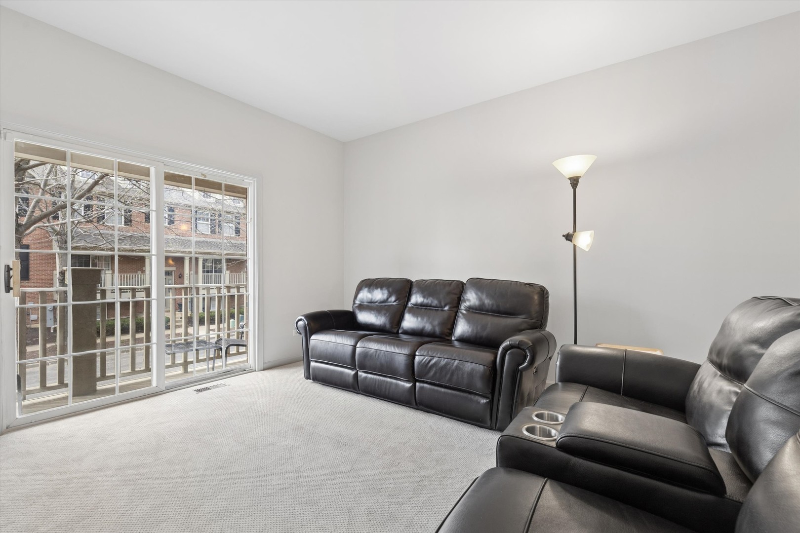 77 Lee Court, Winfield, IL 60190