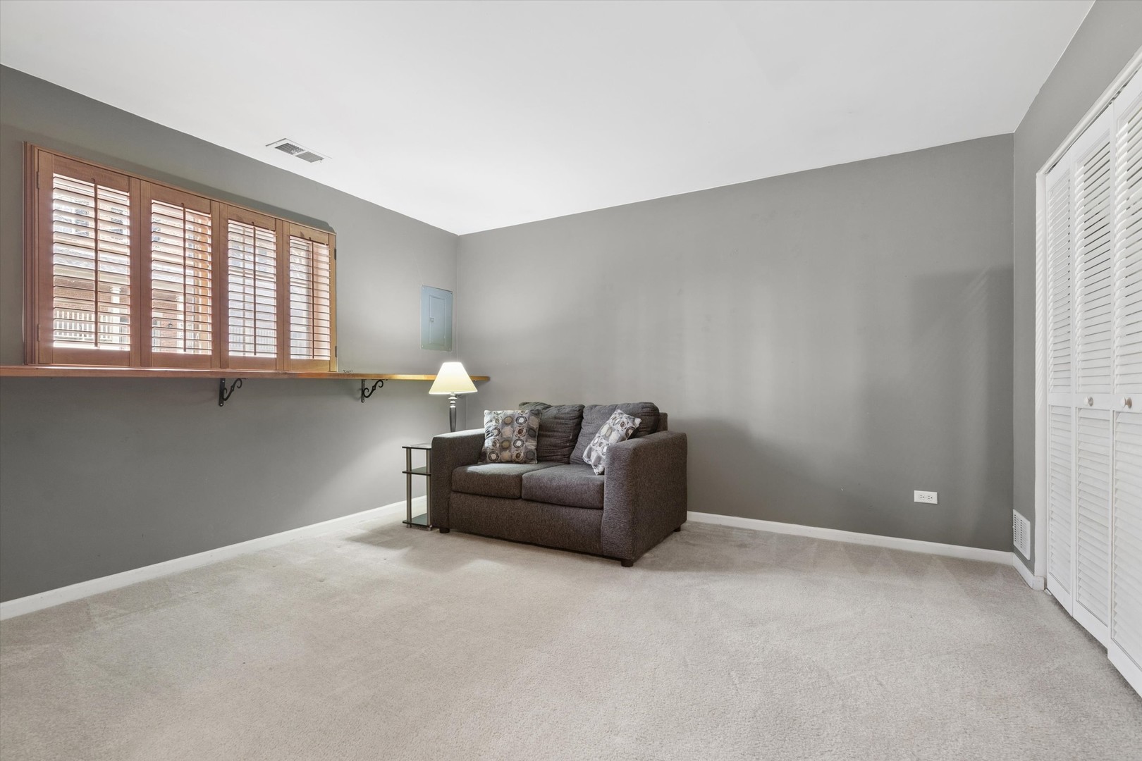 77 Lee Court, Winfield, IL 60190