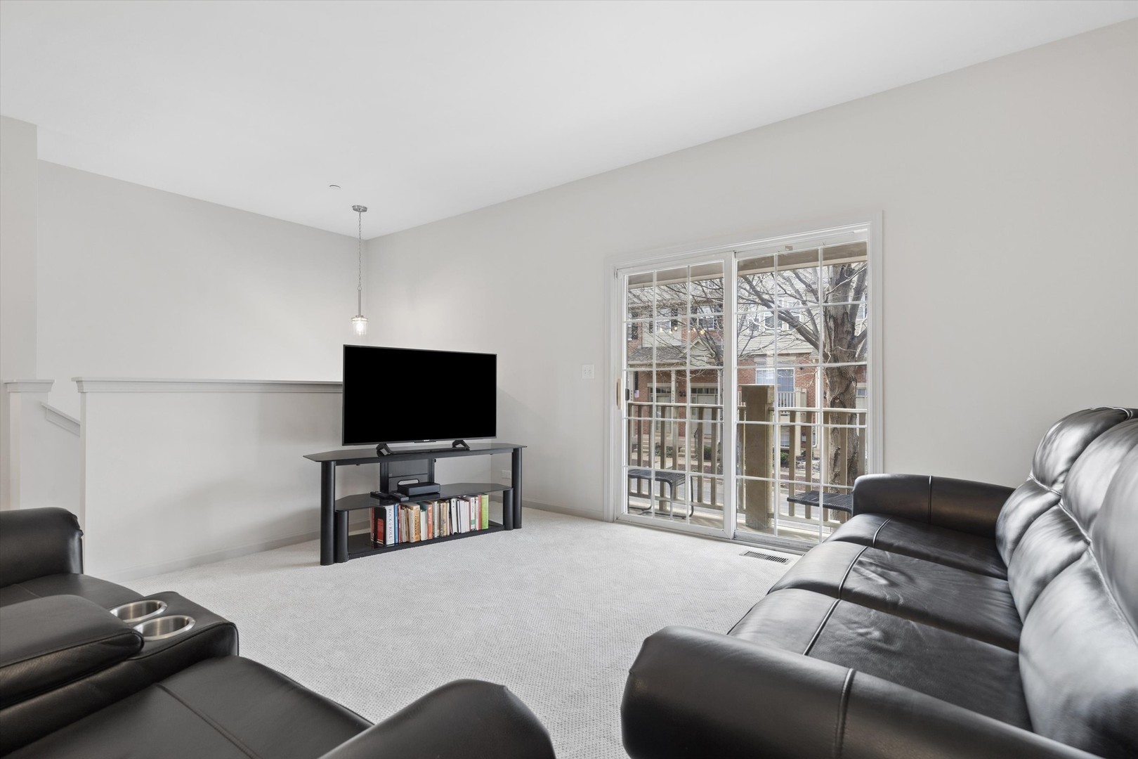 77 Lee Court, Winfield, IL 60190