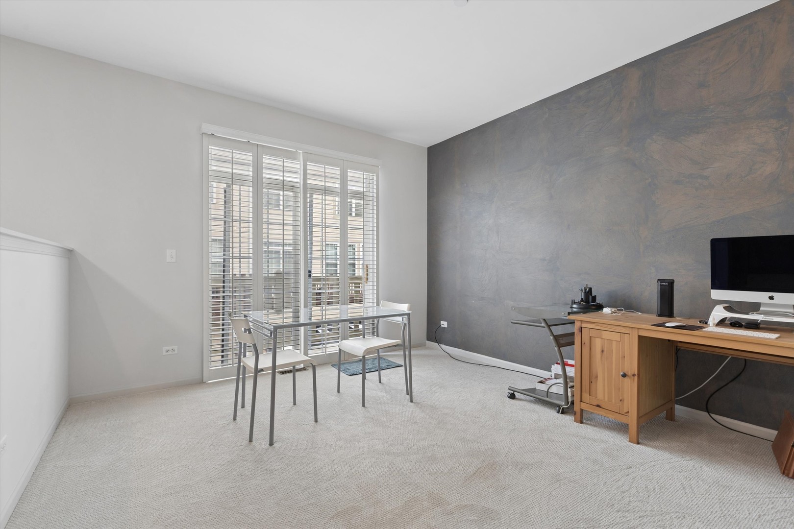 77 Lee Court, Winfield, IL 60190