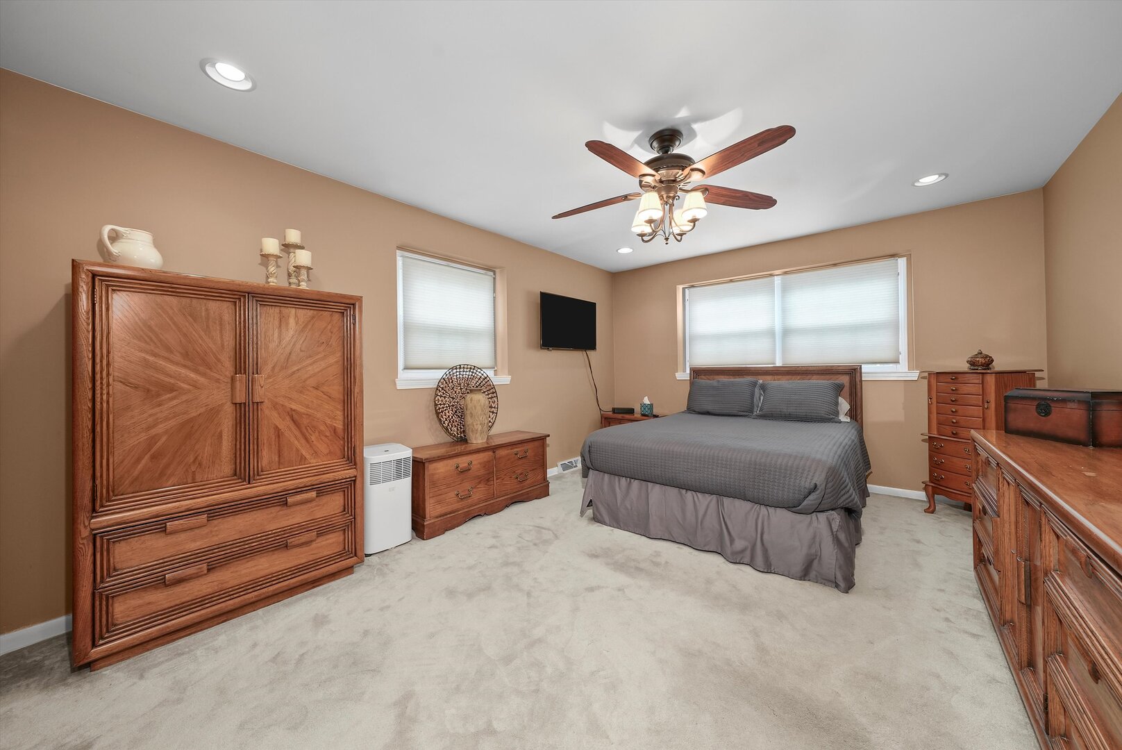 4407 Howard Avenue #2, Western Springs, IL 60558