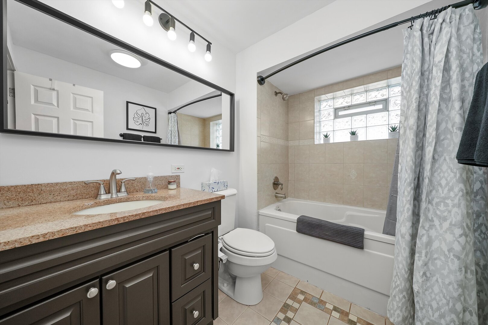 4407 Howard Avenue #2, Western Springs, IL 60558