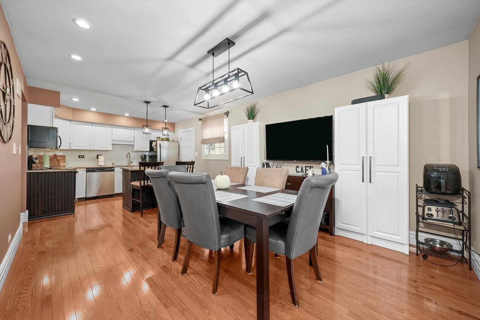 4407 Howard Avenue #2, Western Springs, IL 60558