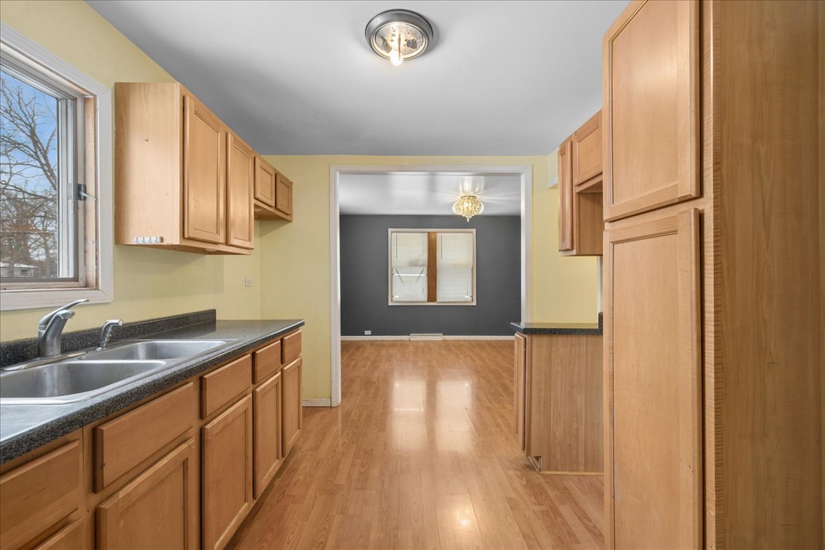 338 College Avenue, Winthrop Harbor, IL 60096